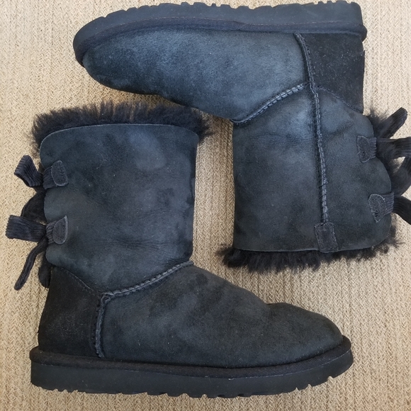 EUC- UGG Bailey Bow II Boots - Picture 1 of 9
